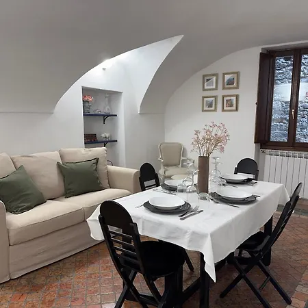 Medieval Experience, With Panoramic View * Pigna